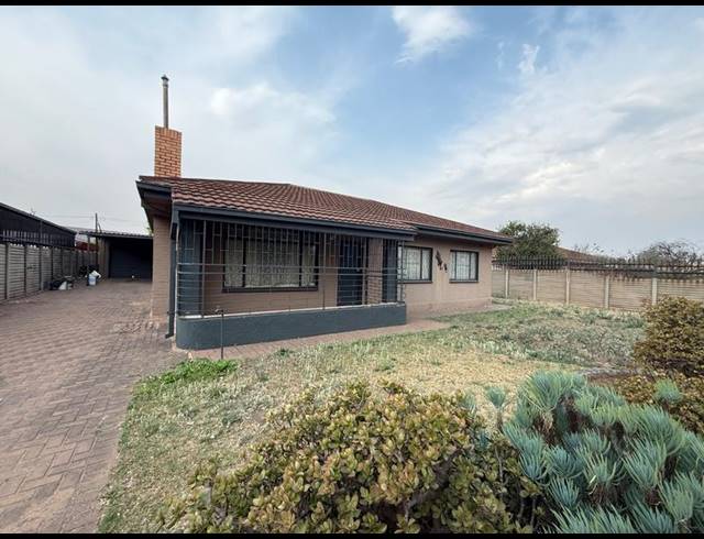 3 BEDROOM HOUSE FOR SALE IN VANDERBIJLPARK CW 5